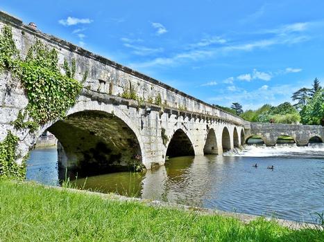 Pont coudé , Brantôme,  45°21'47.32"N   45°21'47.32"N, Dordogne,  