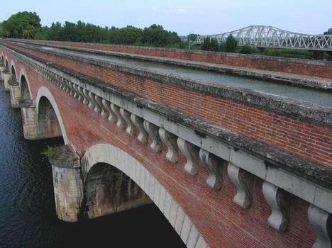 Pont canal de CacorMoissacTarn et Garonne