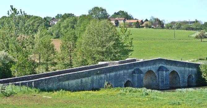 Pont de Chatain,  , Chatain,  ,  46° 4'37.62"N    0°26'10.50"E,  , Vienne,  ,  