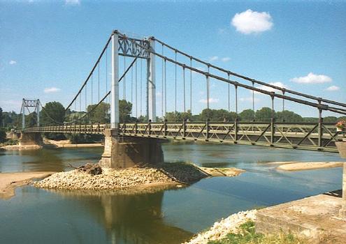 Les Rosiers suspension bridge
