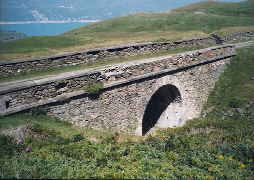 Pont de Pattacreuse (pont-route), Fait partie d'une ligne de fortification de la vallée de Haute Maurienne, Vue globale, Mont Cenis, Savoie