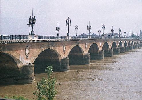 Pont de pierres (pont-route), Bordeaux, Gironde