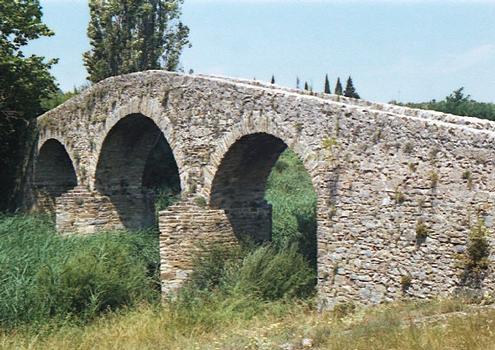 Alte Brücke in Rieux-en-Val