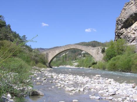 Pont de la Reine Jeanne (pont-route), Saint Benoît, Alpes de Haute Provence