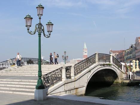 Ponte de la Ca' di Dio in Venice, Italy