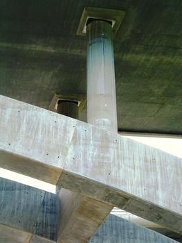 A51 - Viaduc du Crozet - Appui du tablier sur les pilettes des arcs