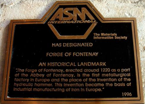 Abbaye de FontenayLa forge - Plaque commémorative de l'ASM International