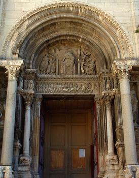 Abbaye de Saint-Gilles - Portail de gauche