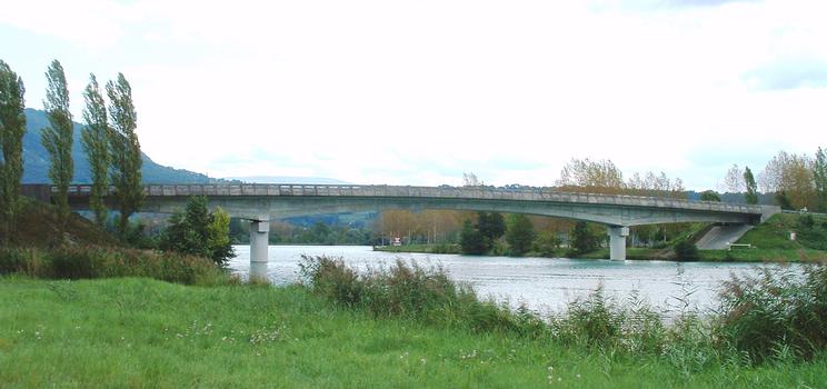 Izieu - Pont du CD992 sur le canal de dérivation de Brégnier-Cordon