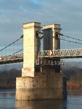 Montmerle-sur-Saône - Pont de Montmerle - Pylône dans la Saône