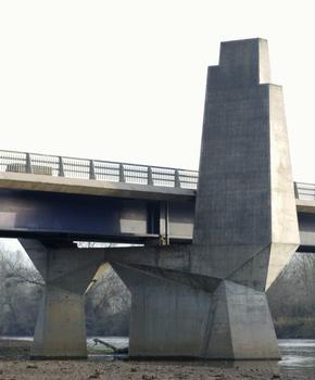 Mornay-sur-Allier Bridge