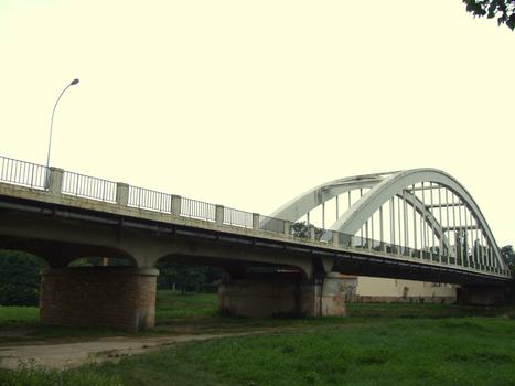 Vallon-en-Sully - Bridge across the Cher