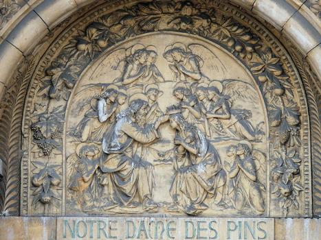 Cannes - Eglise Notre-Dame-des-Pins - Tympan du portail central
