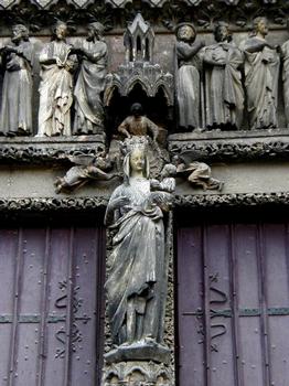 Cathédrale Notre-Dame d'Amiens.Trumeau de la Vierge Dorée