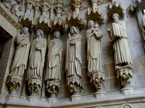 Cathédrale Notre-Dame d'Amiens: Portail de la Mère-Dieu - Groupes de l'Annonciation et de la Présentation au Temple