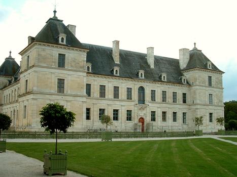 Ancy-le-Franc Castle