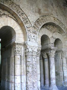 Abbaye Saint-Aubin - L'aile Est du clôitre - Détail