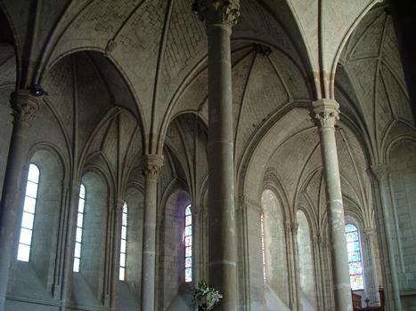Angers - Eglise Saint-Serge (ancienne abbatiale) - Le choeur du 13ème siècle en style Plantagenêt avec ses 13 coupoles - Voûtes