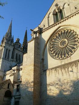 Angers - Cathédrale Saint-Maurice - Bras droit du transept et tours