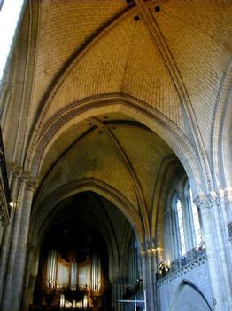 Cathédrale Saint-Maurice à Angers.Nef avec les formerets