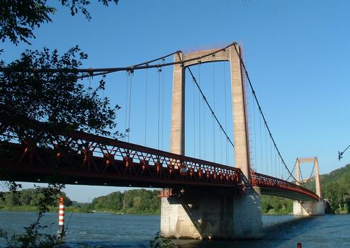 Viviers - Pont suspendu sur le Rhône - Côté aval