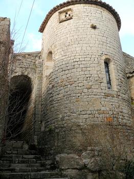 Balazuc - Ancienne église Sainte-Madeleine - Chevet et passage couvert donnant accès au portail