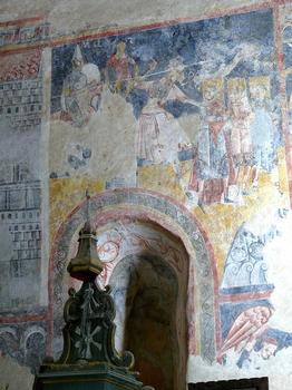 Saint-Martin-des-Puits - Eglise Saint-Martin - Fresque représentant les jeunes Hébreux et l'idole et décor de la fenêtre du chevet