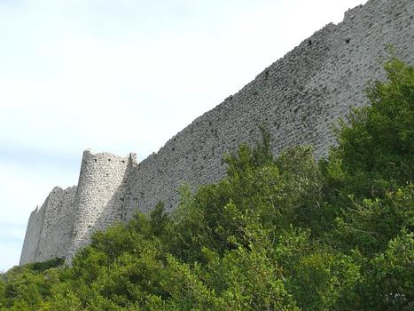Château de Peyrepertuse - Château Bas - Enceinte basse côté nord