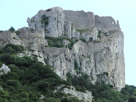 Château de Peyrepertuse - Le château Saint-Georges vu du côté nord
