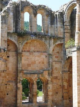Alet-les-Bains - Ancienne cathédrale Notre-Dame - Façade de l'abbatiale côté intérieur