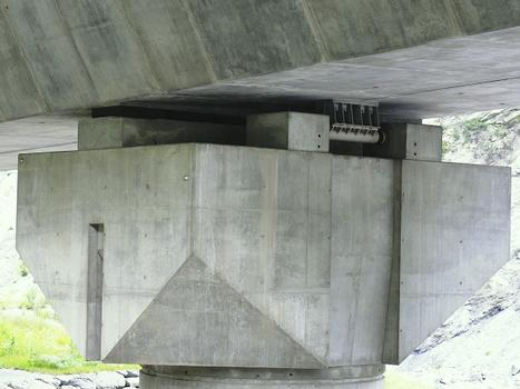 Autoroute A43 - Viaduc Saint André - Une pile - Chevêtre avec sytème anti-sismique