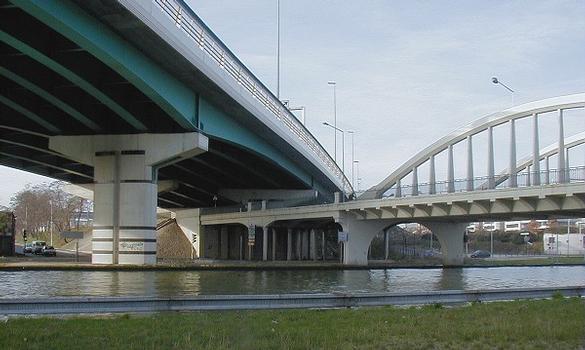 Autoroute A86 - Viaduc Sud et Nord du canal de Saint-Denis avec le canal, la culée côté Saint-Denis et le pont de la rue Francis de Pressensé