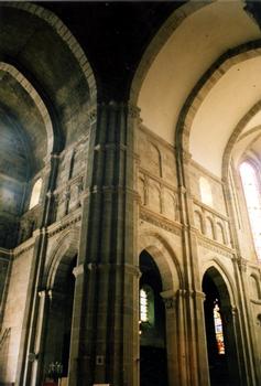 Cathédrale Saint-Lazare d'Autun.Croisée du transept