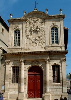 Avignon - Chapelle des Pénitents Noirs, rue Banasterie - Façade