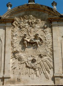 Avignon - Chapelle des Pénitents Noirs, rue Banasterie - Façade - Détail de la décoration