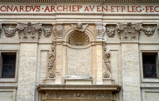 Avignon - Chapelle de la Visitation, rue Paul-Saïn - Façade - Partie inférieure - Détail de la décoration