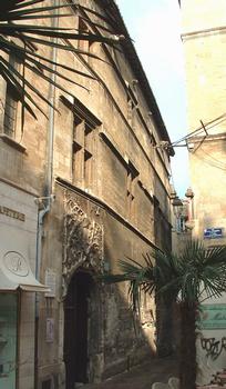 Avignon - Palais du Roure - Façade sur rue