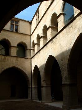 Avignon - Musée du Petit Palais - Cour intérieure