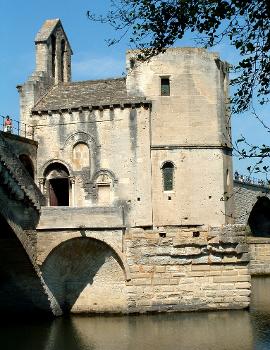 Pont Saint-Bénézet, Avignon.Chapelle vue de l'amont