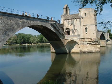 Pont Saint-Bénézet, Avignon.Ensemble vu de l'amont