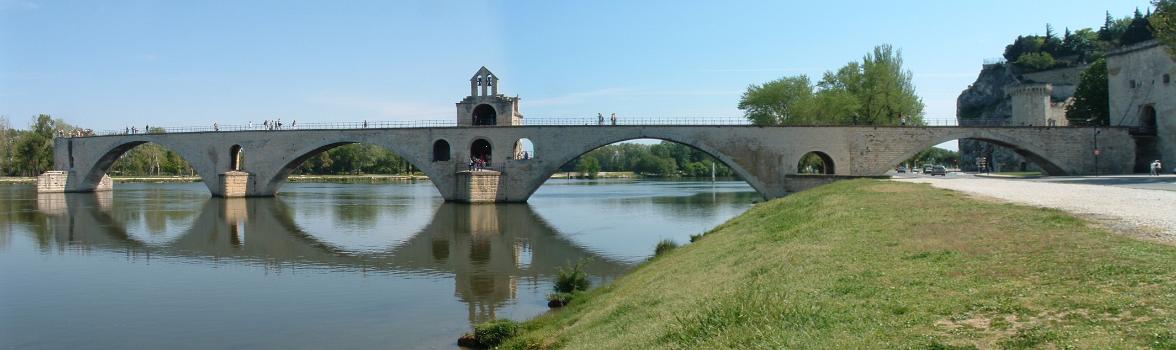 Pont Saint-Bénézet, Avignon.Ensemble vu de l'aval