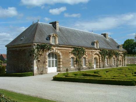 Château de Balleroy.Communs