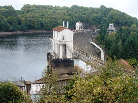 Barrage d'Eguzon - Le barrage vu de la plateforme d'observation