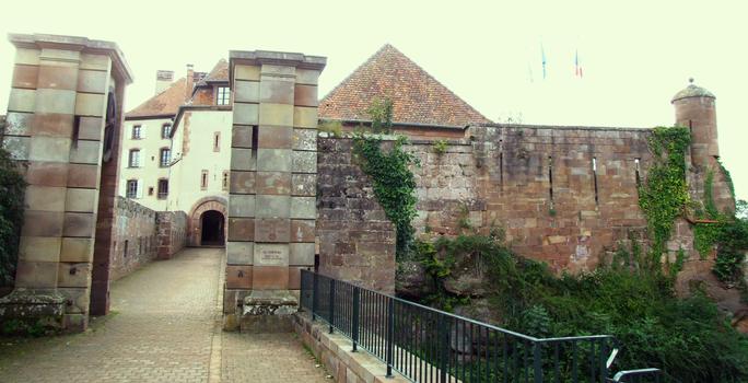 Château de La Petite-Pierre - Entrée du château