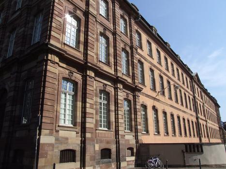 Strasbourg - Lycée Fustel de Coulanges - Façade sur la rue de la Rape