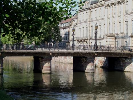 Strasbourg - Pont Sainte-Madeleine à côté du palais Rohan