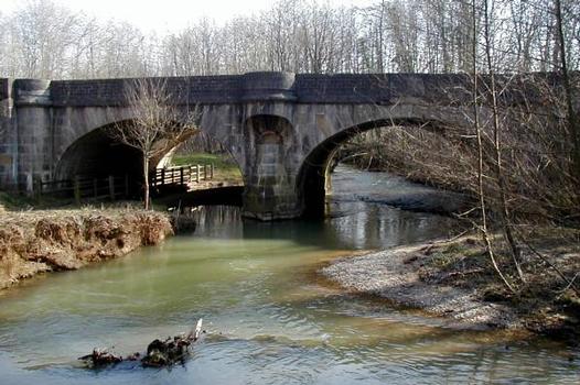 Pont sur le ru de Baulches (RN 6), Auxerre.Côté amont