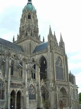 Cathédrale Notre-Dame, BayeuxTransept Sud et tour de la croisée du transept : Cathédrale Notre-Dame, Bayeux Transept Sud et tour de la croisée du transept