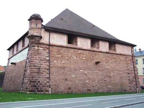 Berlfort - Les remparts de la vieille ville - La tour 41 construite par Vauban