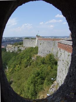 Citadelle de Besançon - Remparts - Vue sur le rempart d'une échauguette